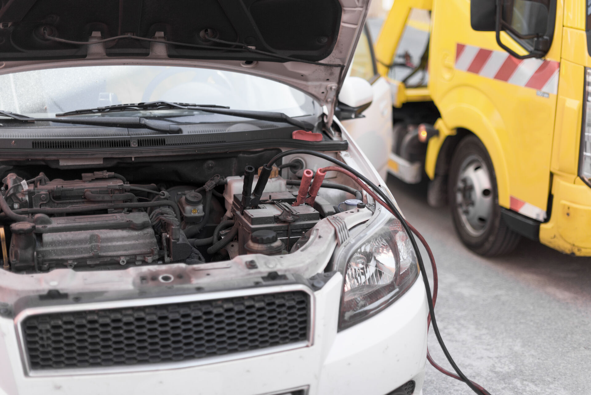 What to Keep in Your Car: The Essential Roadside Emergency Kit